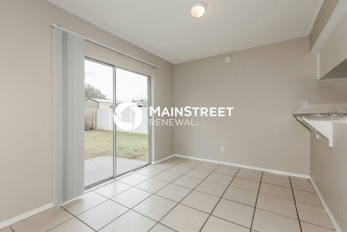 2210 N Merrin St - Photo 6 of 18