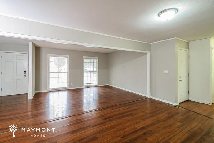 4220 Hillswood Ln - Photo 4 of 15