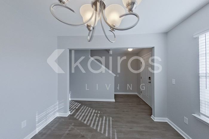 102 Ebenezer Bluff Way - Photo 2 of 32