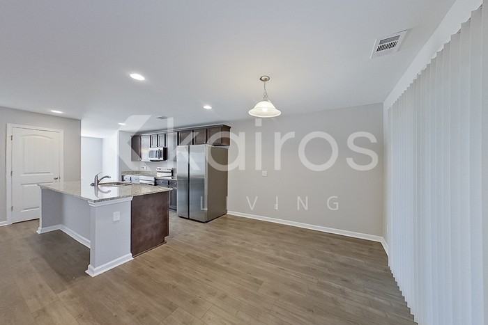 102 Ebenezer Bluff Way - Photo 6 of 32