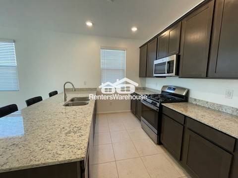 10507 W Washburn St - Photo 5 of 25