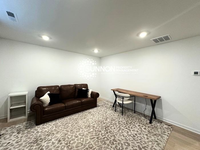 1526 Blanche St - Photo 6 of 28