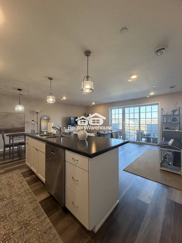 642 Shardlow Ln Ne - Photo 2 of 17