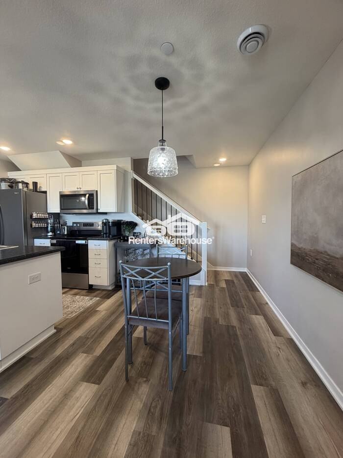 642 Shardlow Ln Ne - Photo 4 of 17