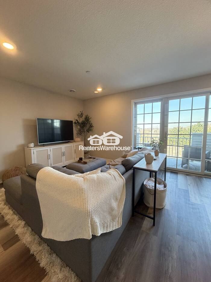 642 Shardlow Ln Ne - Photo 6 of 17