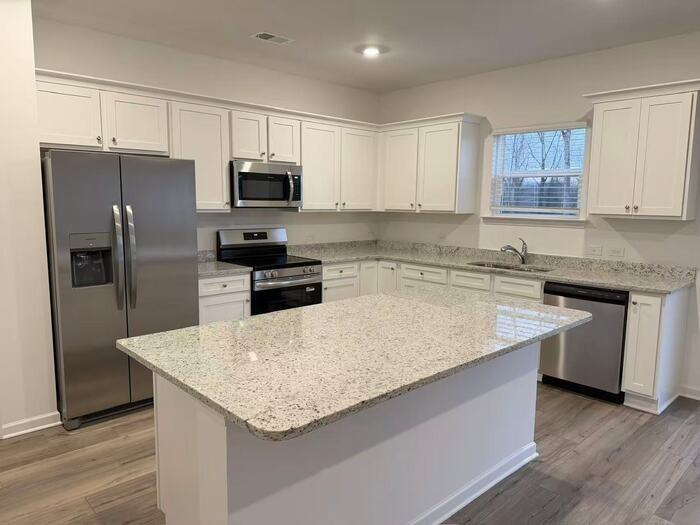 105 Elijah St - Photo 2 of 30