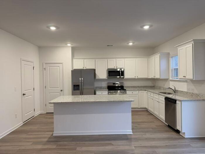105 Elijah St - Photo 3 of 30