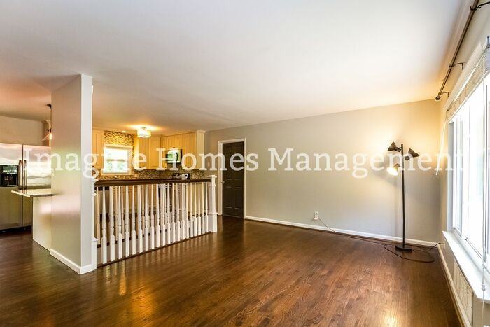 7922 Forest Rd - Photo 5 of 22