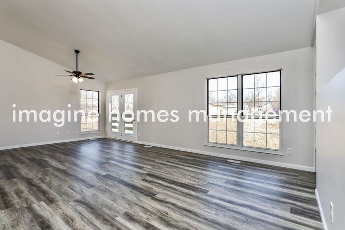 424 Harvest Hill Ct - Photo 3 of 16