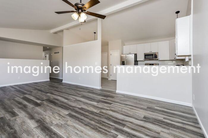 424 Harvest Hill Ct - Photo 4 of 16