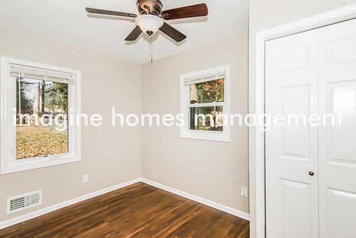 8426 Emerson Ave S - Photo 7 of 14