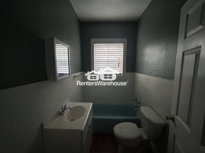 209 61st St - Photo 4 of 9