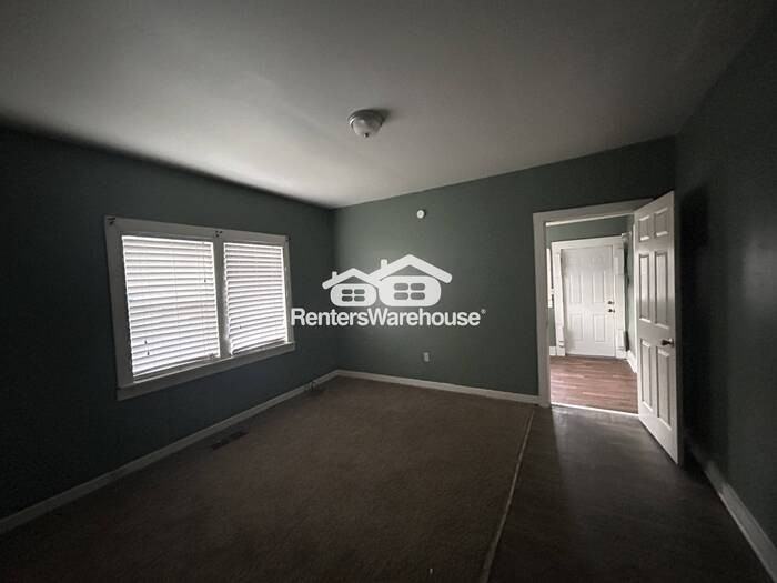 209 61st St - Photo 5 of 9