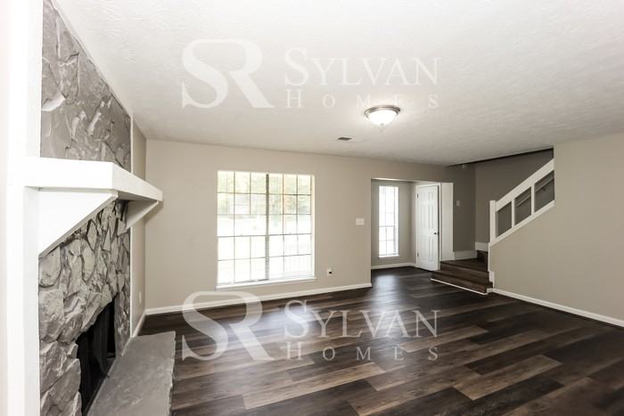 287 Martin Dr - Photo 3 of 15