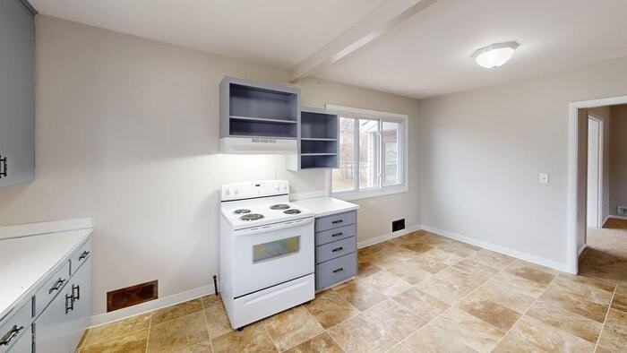 1110 N 18th St - Photo 3 of 14