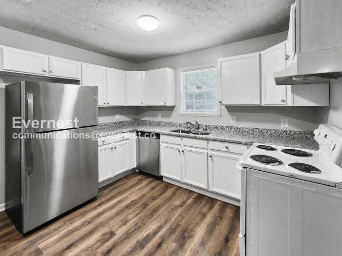 234 Elm Pl - Photo 2 of 21