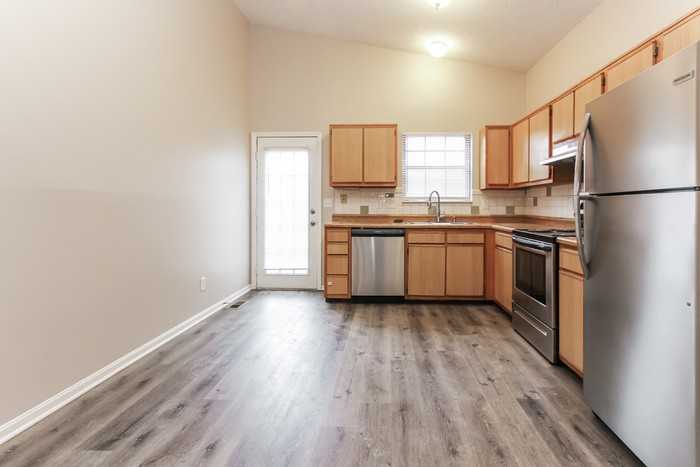 4132 Luxembourg Cir E - Photo 3 of 8