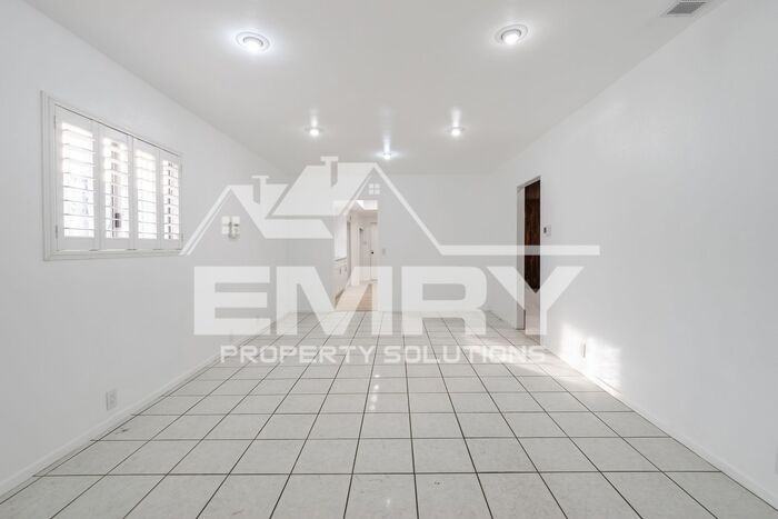 6221 Fishburn Ave - Photo 3 of 26