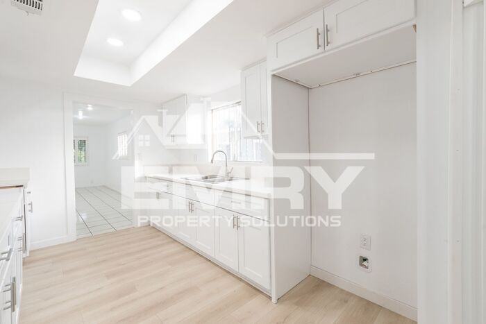 6221 Fishburn Ave - Photo 7 of 26