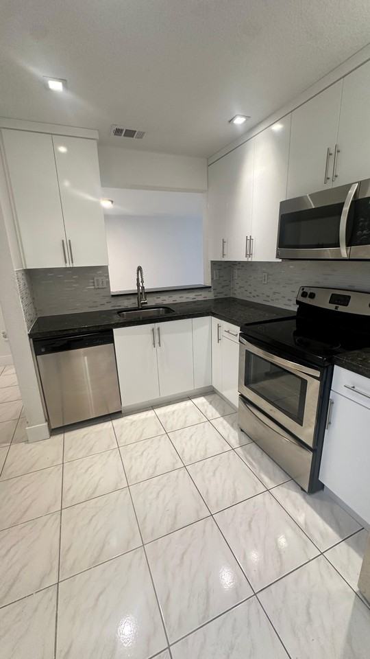 1174 Nw 125th Path #205 - Photo 4 of 13