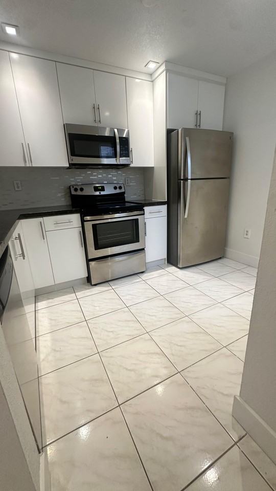 1174 Nw 125th Path #205 - Photo 5 of 13