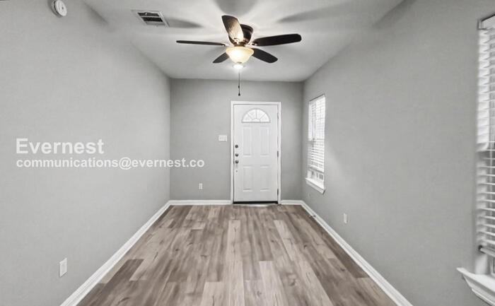 201 Armstrong St #A - Photo 4 of 17