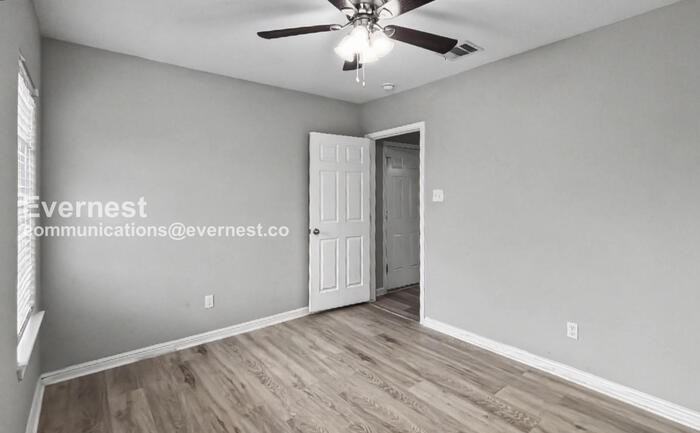 201 Armstrong St #A - Photo 7 of 17