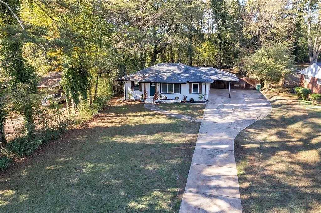 2358 Tilson Rd - Photo 3 of 13