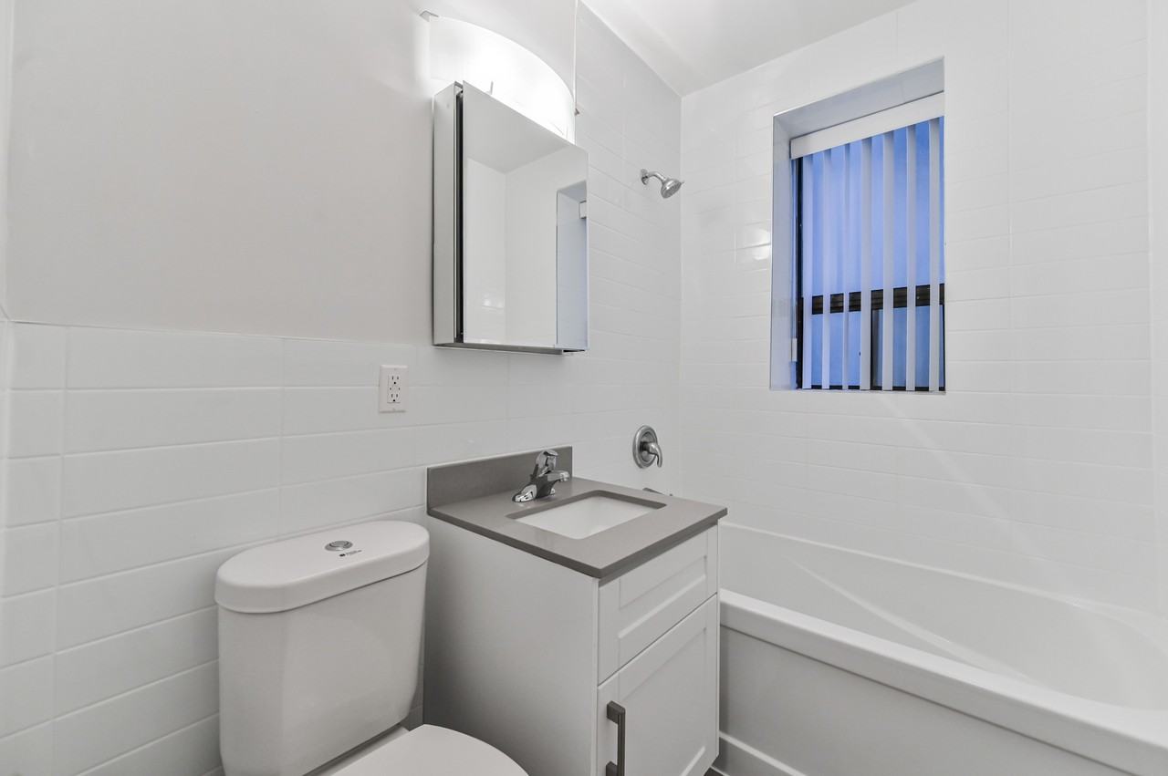 151 St. George - Photo 3 of 7