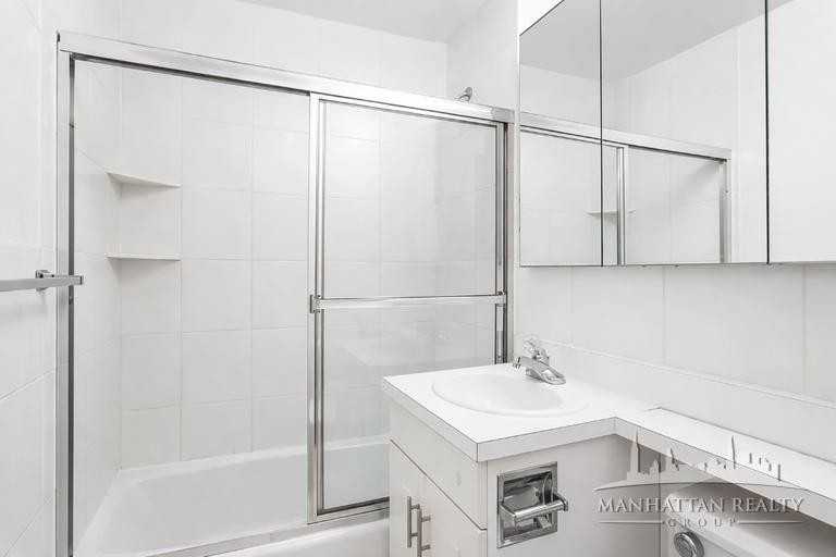 8th Ave #5J - Photo 5 of 6