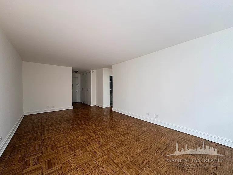 8th Ave #5J - Photo 6 of 6