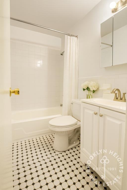 756 Union St #3A - Photo 4 of 6