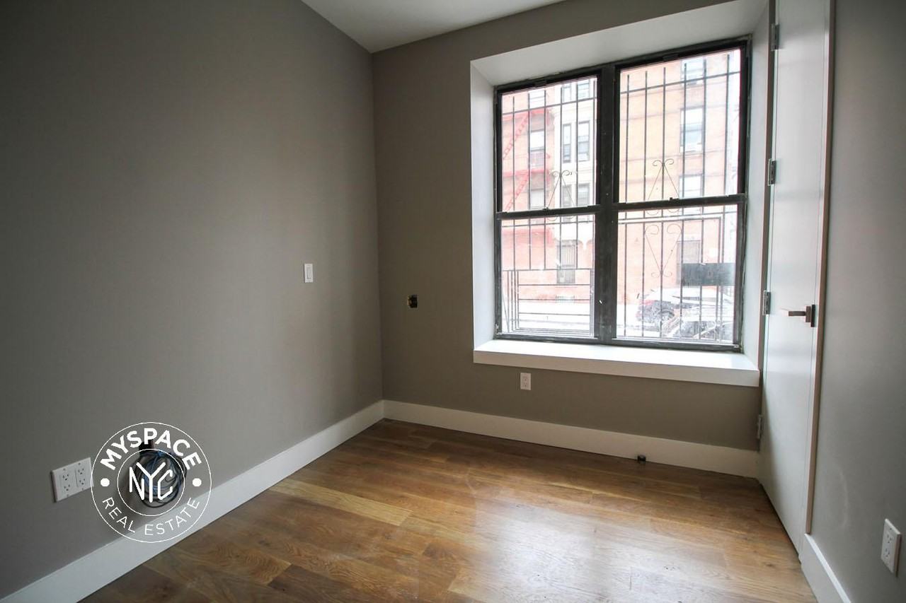 437 Throop Ave #3L - Photo 3 of 8