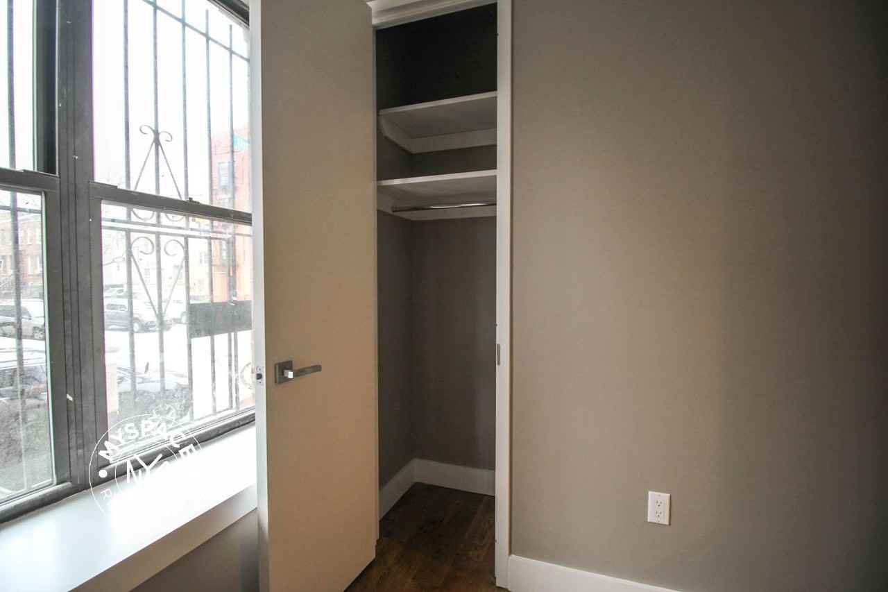 437 Throop Ave #3L - Photo 4 of 8