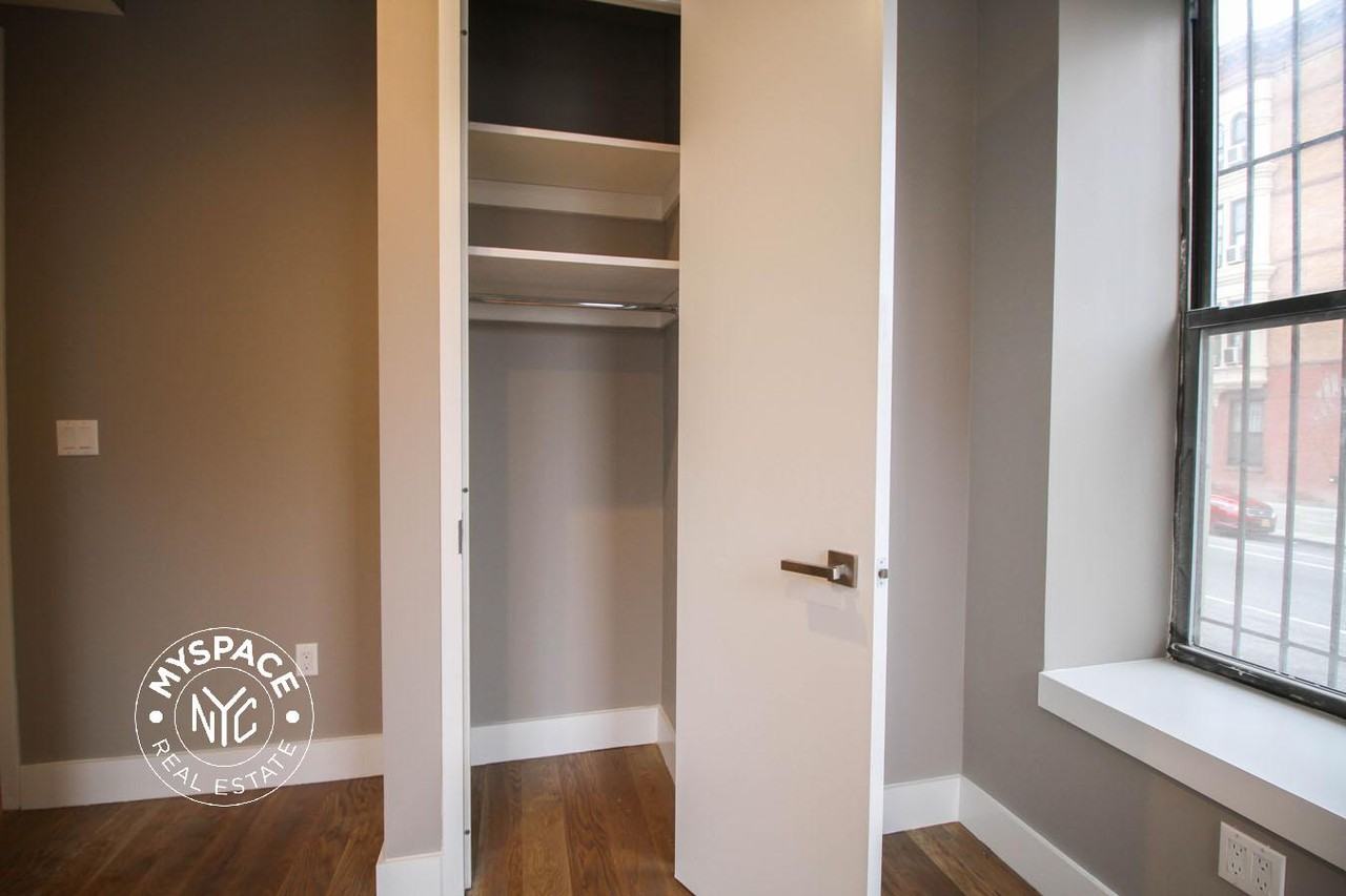 437 Throop Ave #3L - Photo 7 of 8