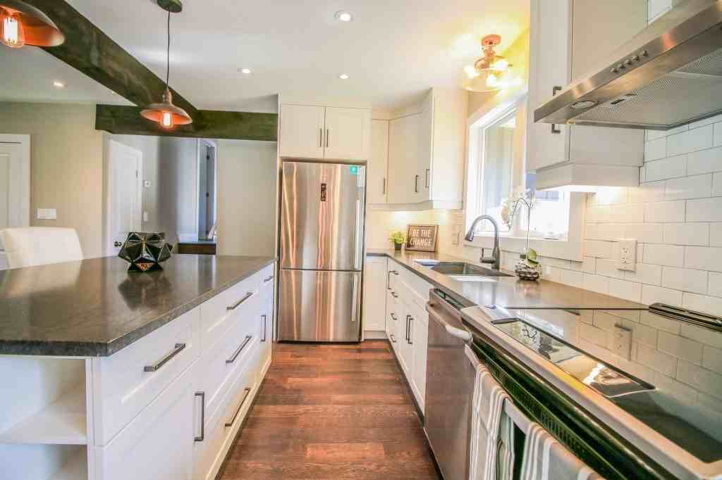 679 Vine St - Photo 4 of 34