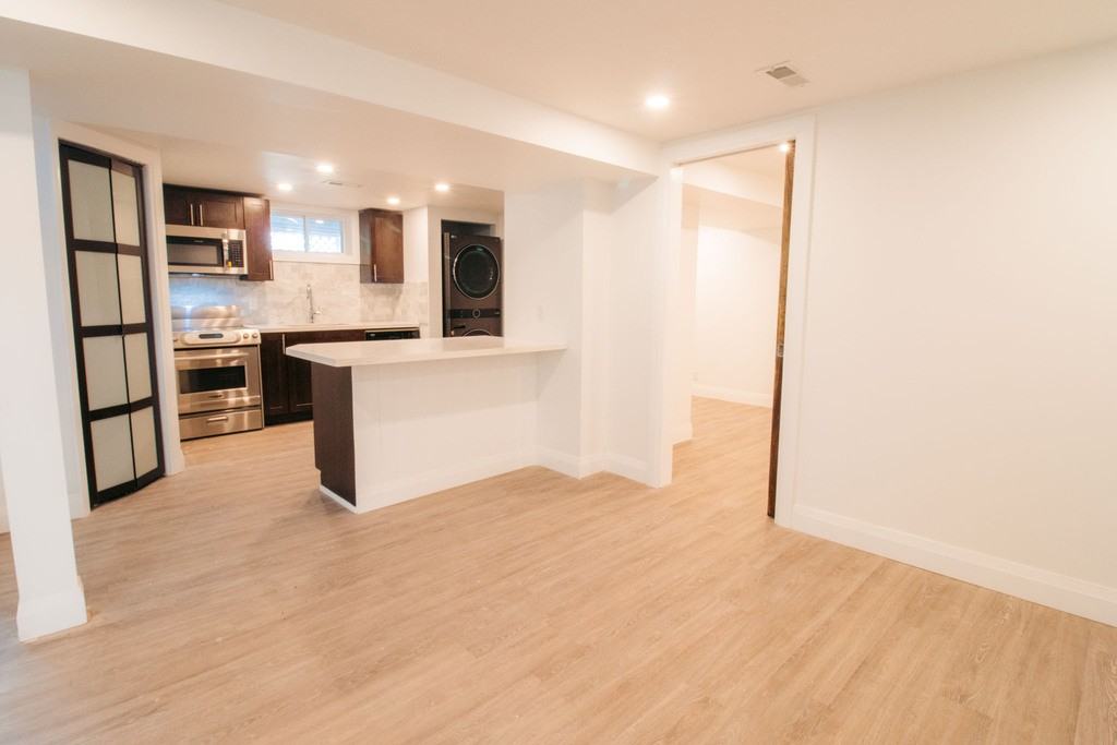 191 Gadsby Ave - Photo 7 of 34