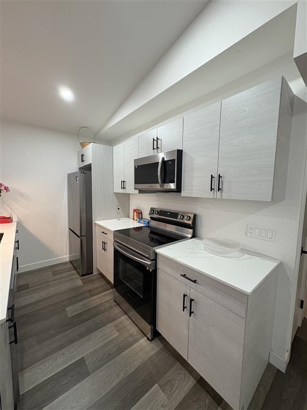 760 Mccalman Ave - Photo 3 of 8