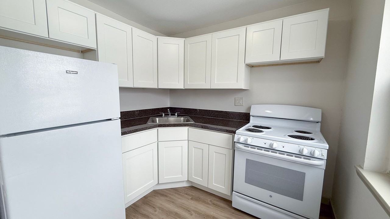 322 Hudson St / Luca Investments LLC - Photo 3 of 31