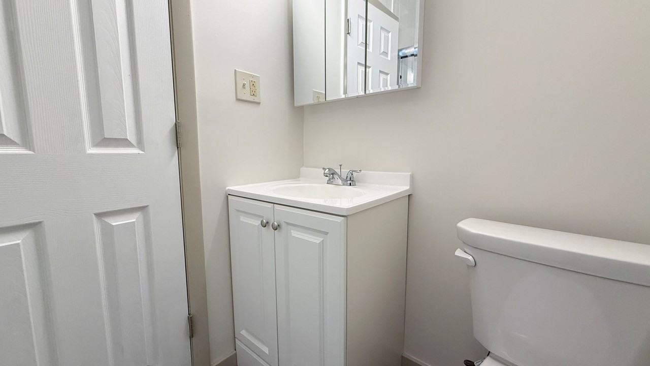 322 Hudson St / Luca Investments LLC - Photo 7 of 31