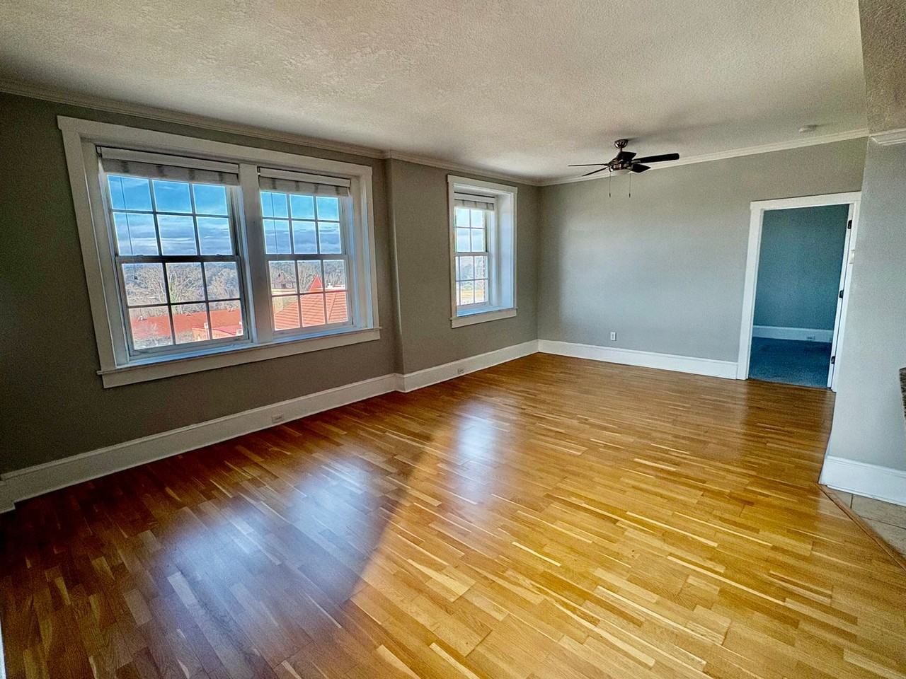 402 North Main Street - Photo 3 of 50