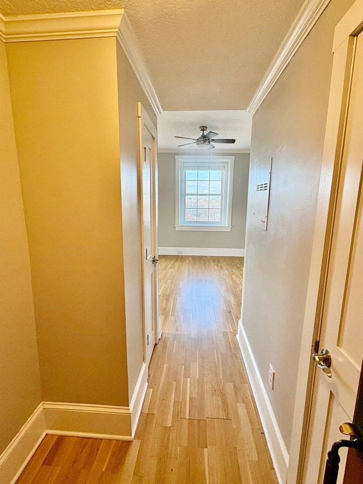 402 North Main Street - Photo 5 of 50