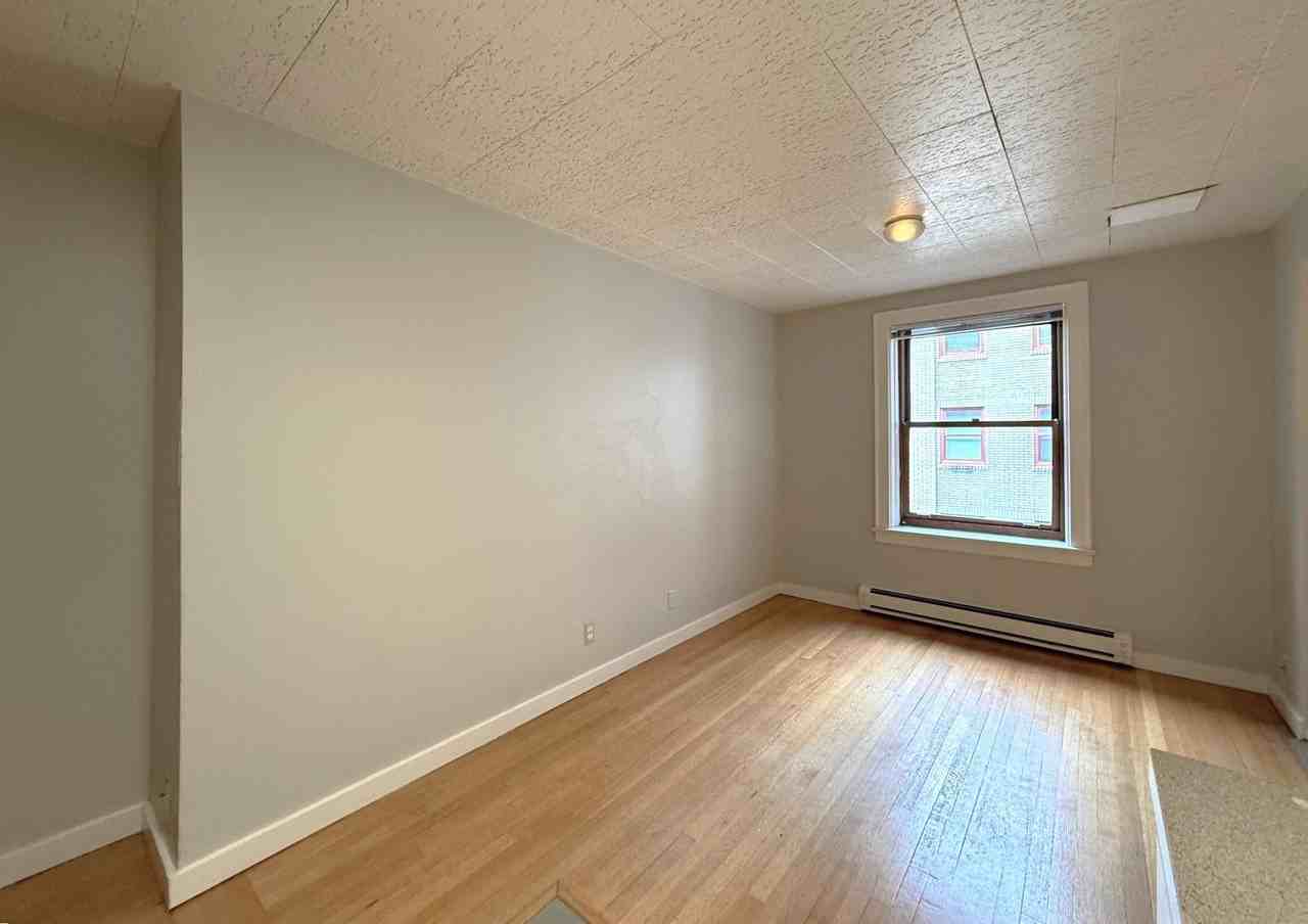 Oxford Crest Apartments - Photo 6 of 26