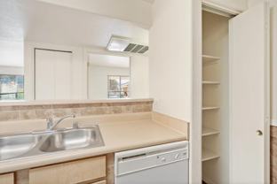 232 N Chalmers Ln - Photo 1 of 1