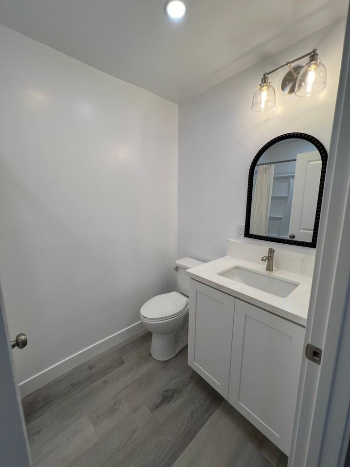 617 West 76th Street - Photo 7 of 11