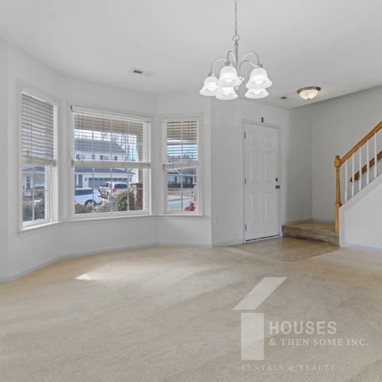 18 Whitethorn Ln - Photo 2 of 23