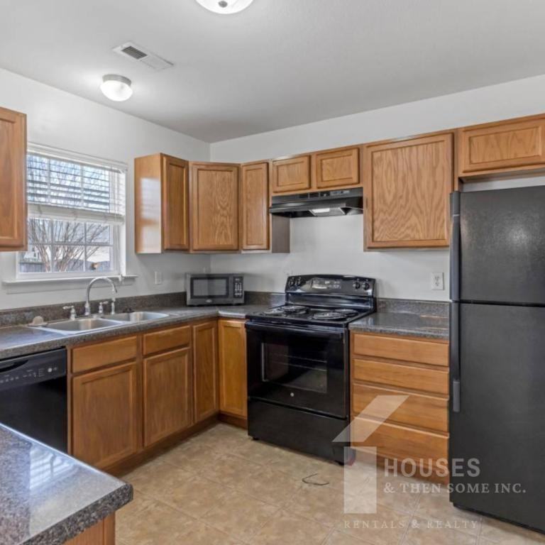 18 Whitethorn Ln - Photo 3 of 23