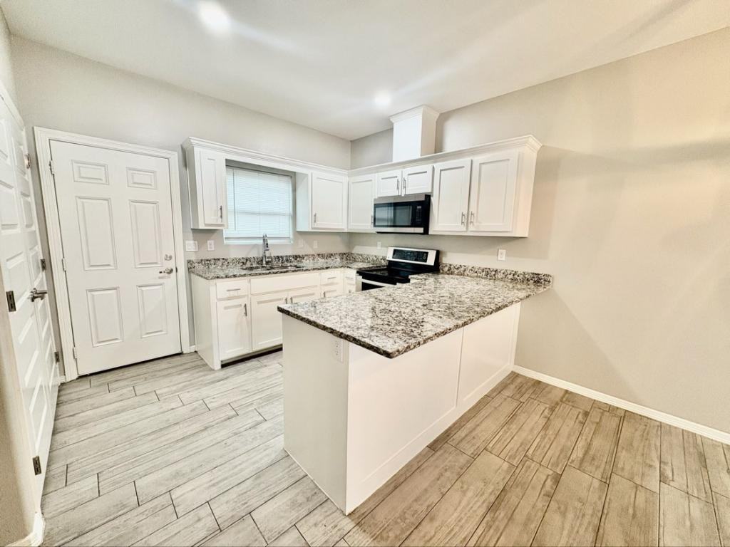 1719 Davenport St - Photo 2 of 16