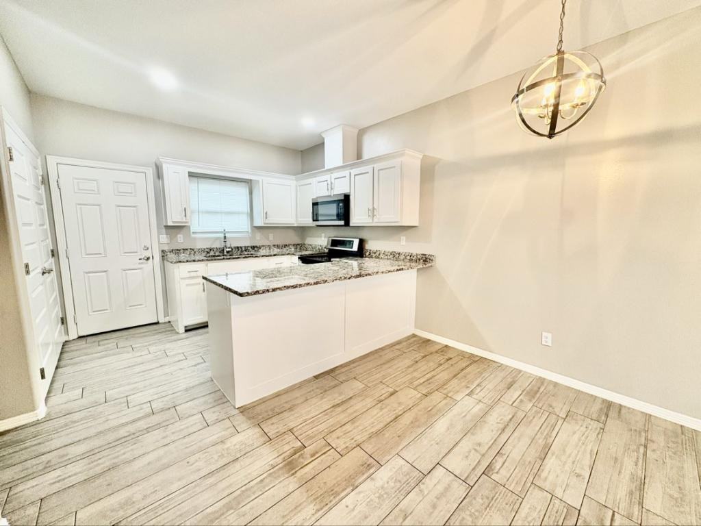 1719 Davenport St - Photo 3 of 16