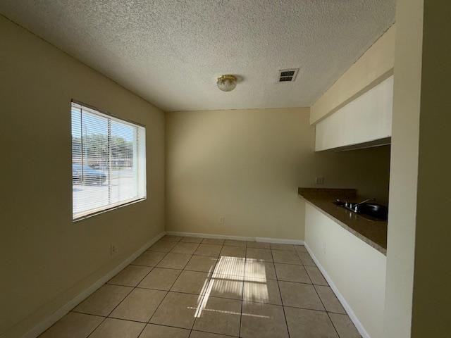 1580 South St - Photo 3 of 7